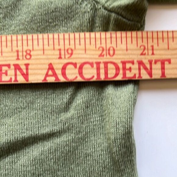 Artefact Merino Wool V-Neck Sweater Tagged M Fits Small - Picture 6 of 7